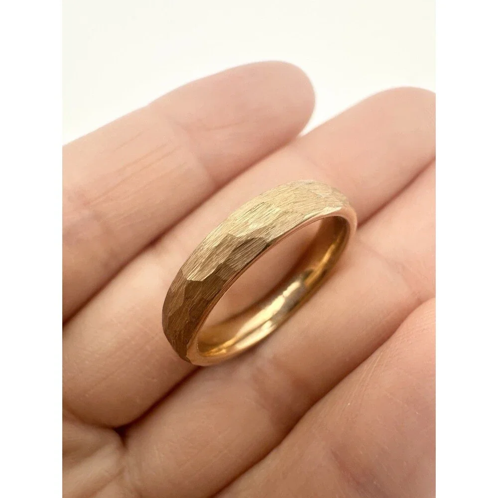 TUNGSTEN CARBIDE ETCHED HAMMERED WEDDING BAND RING SIZE 7